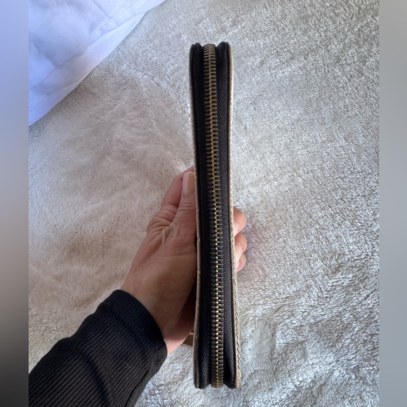 VINTAGE REHAB Louis Vuitton Limited Edition Damier Infini Race Zippy Wallet. - Picture 6 of 16